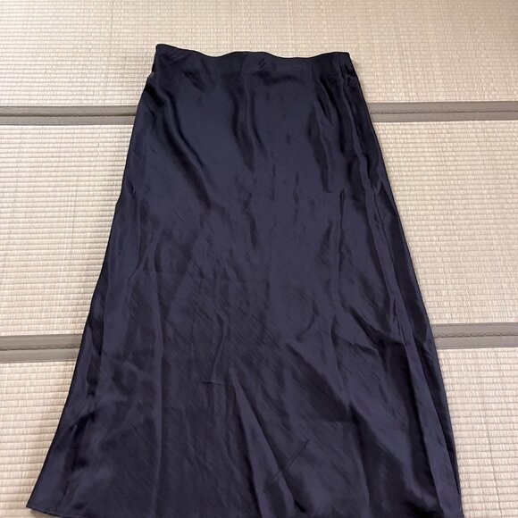 🖤 A New Day Black Satin Midi Skirt (Size L) 🖤 - Picture 2 of 4